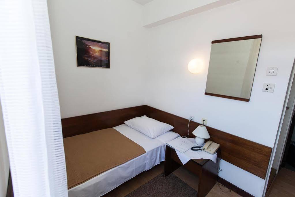 Hotel Zagreb Crikvenica Luaran gambar