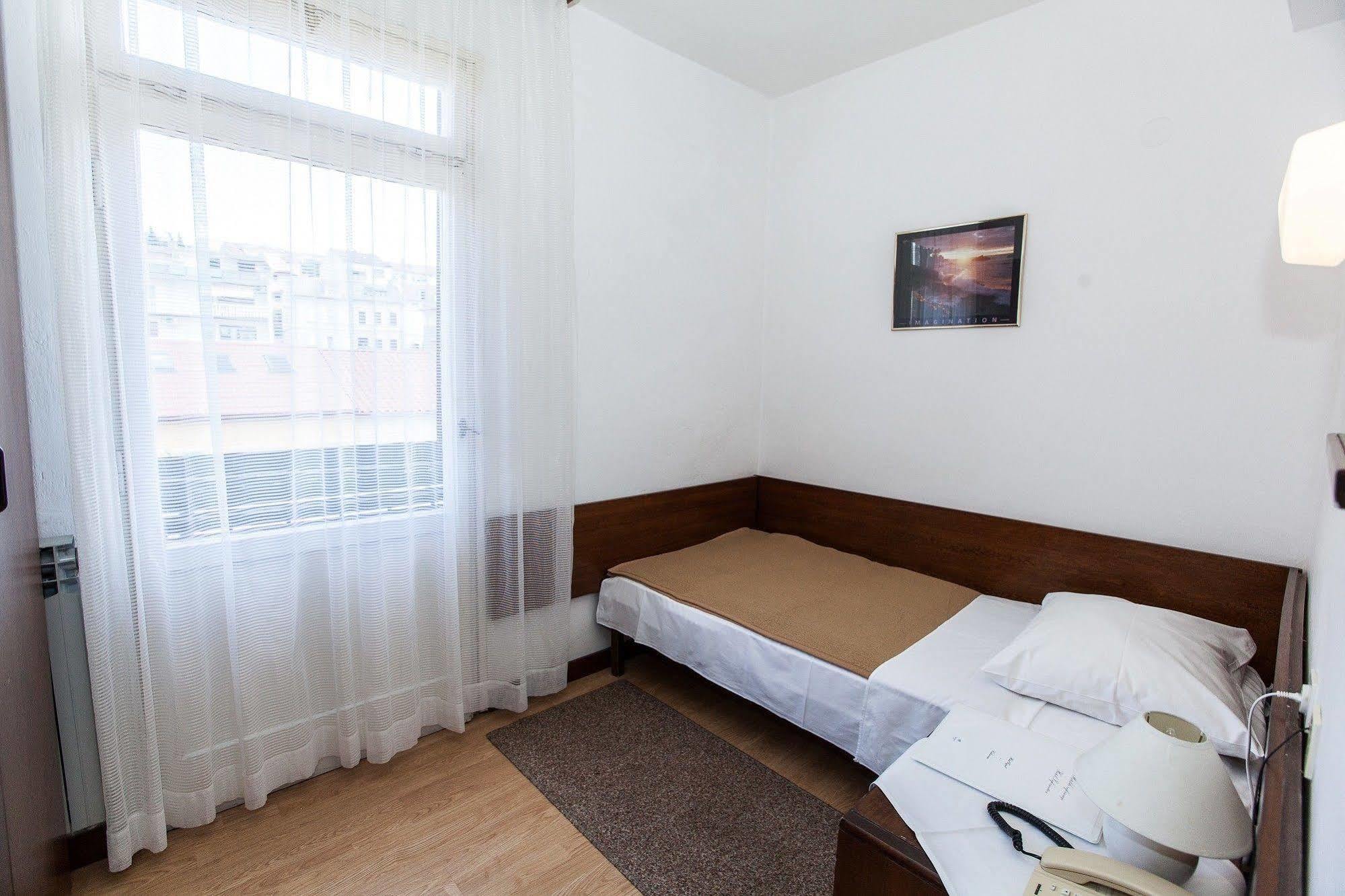Hotel Zagreb Crikvenica Luaran gambar